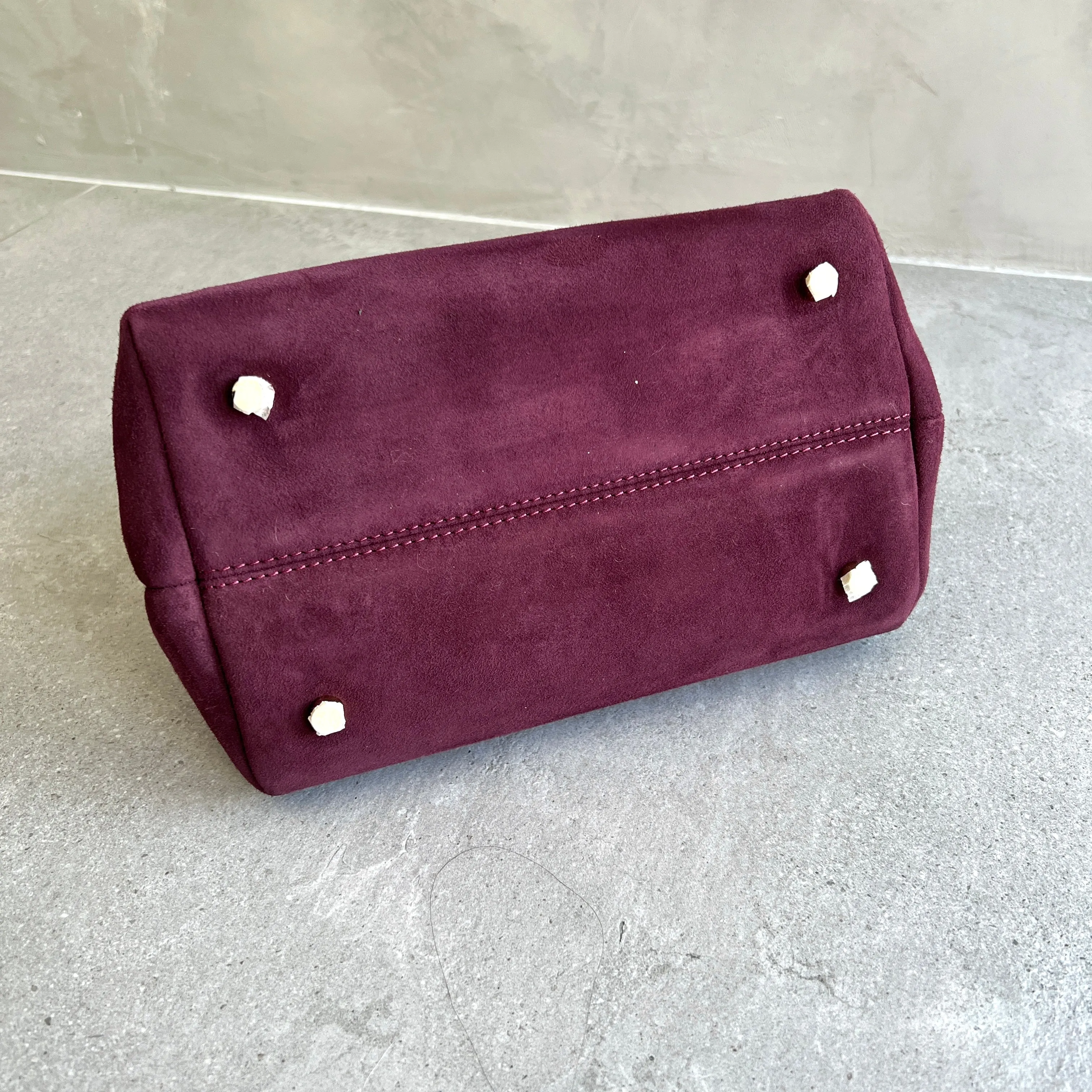 Le Cambon 25, Suede, Merlot