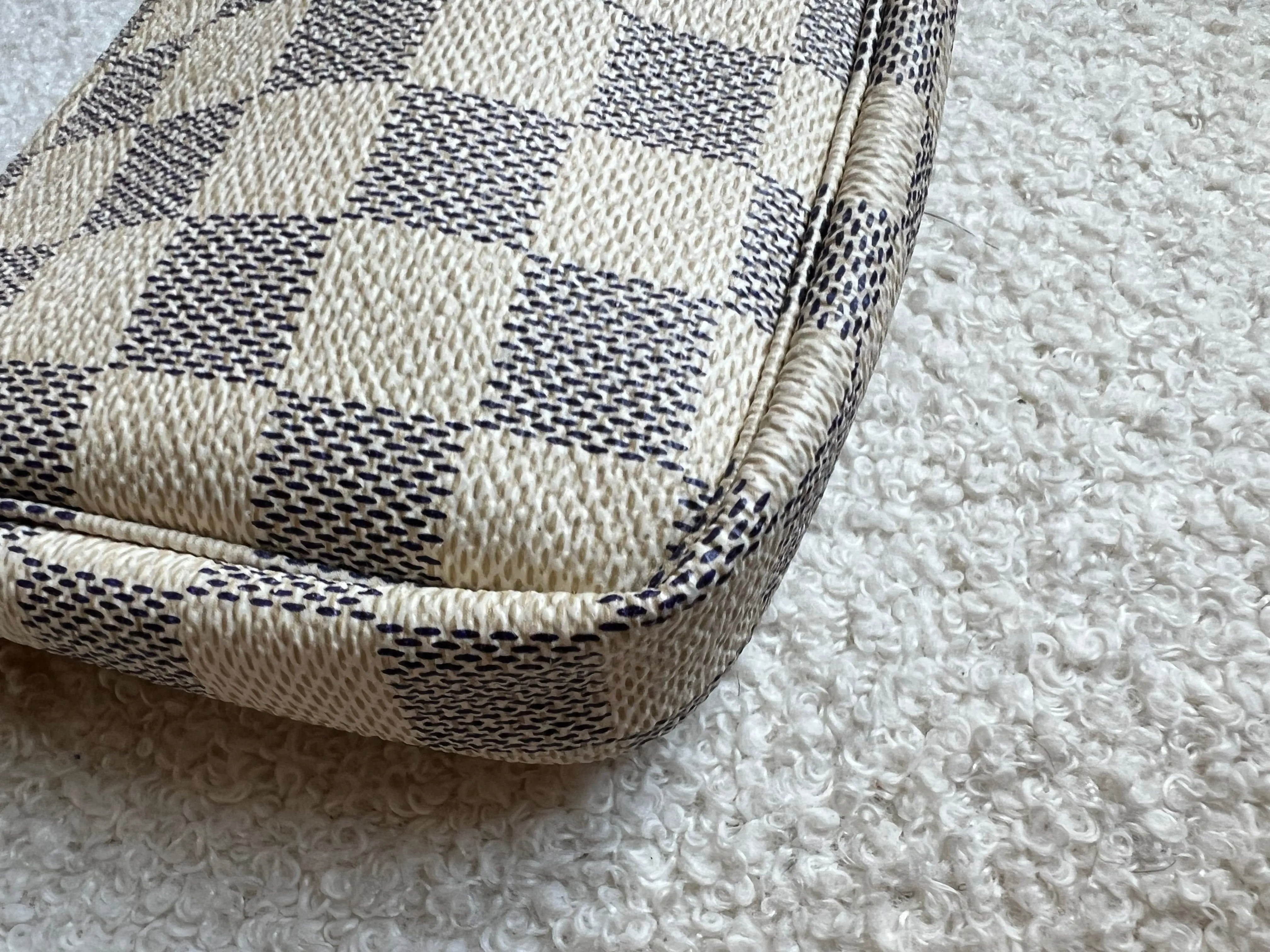 Louis Vuitton Damier Azur Mini Pochette Accessoires (RRP £530)