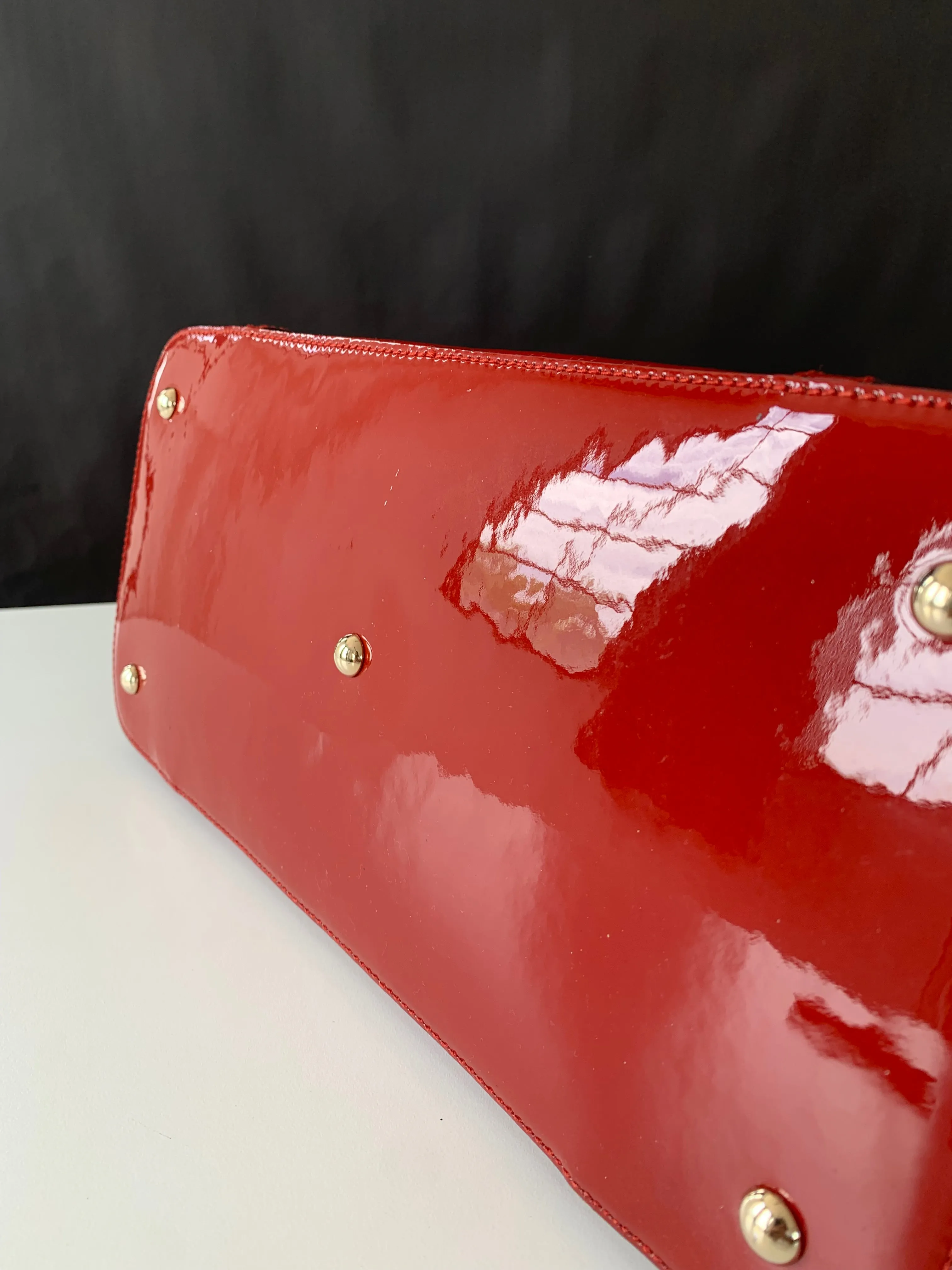 <b> GUCCI</b> <br>Nice Medium Patent Microguccissima  Dome Bag
