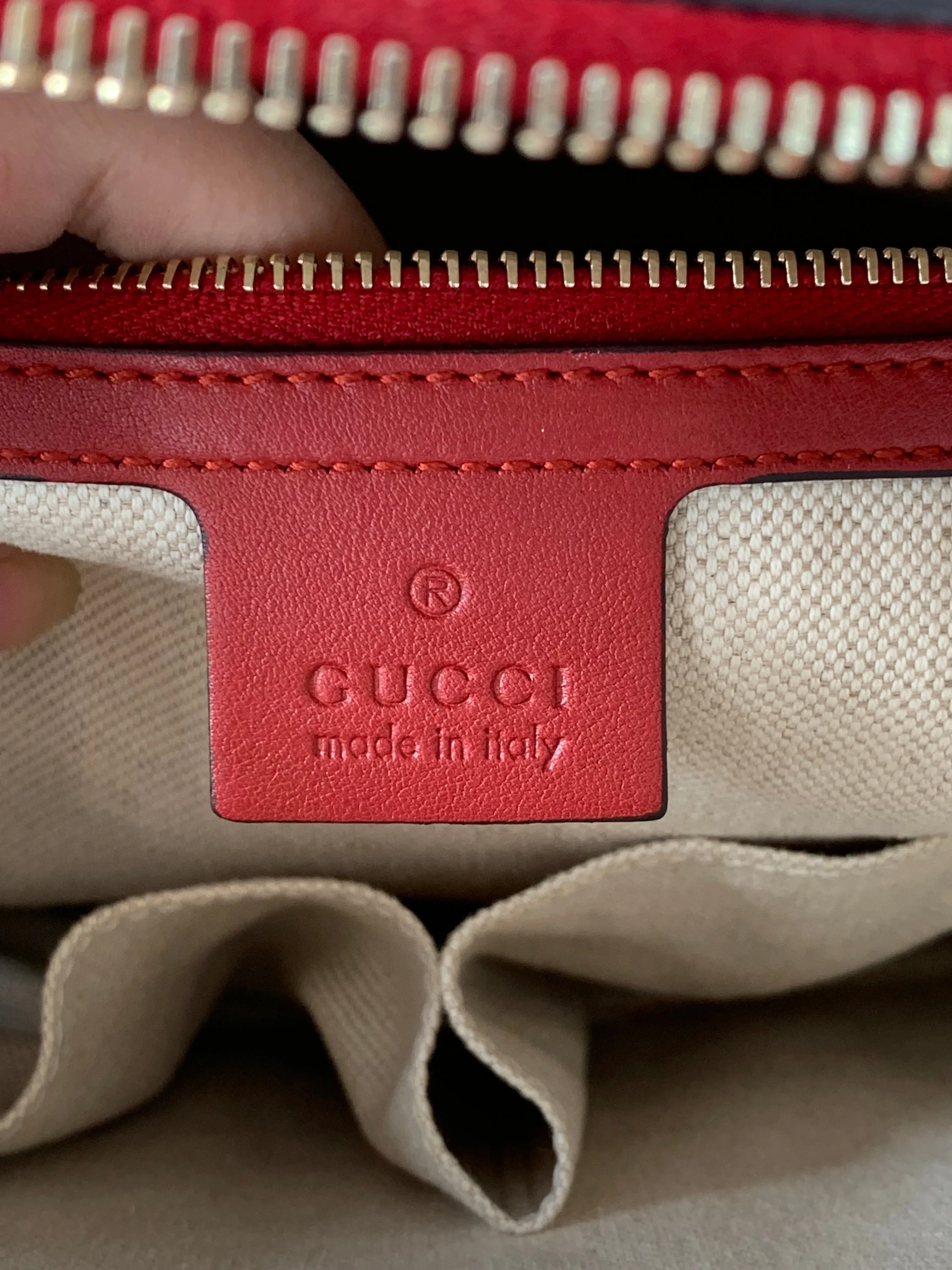 <b> GUCCI</b> <br>Nice Medium Patent Microguccissima  Dome Bag