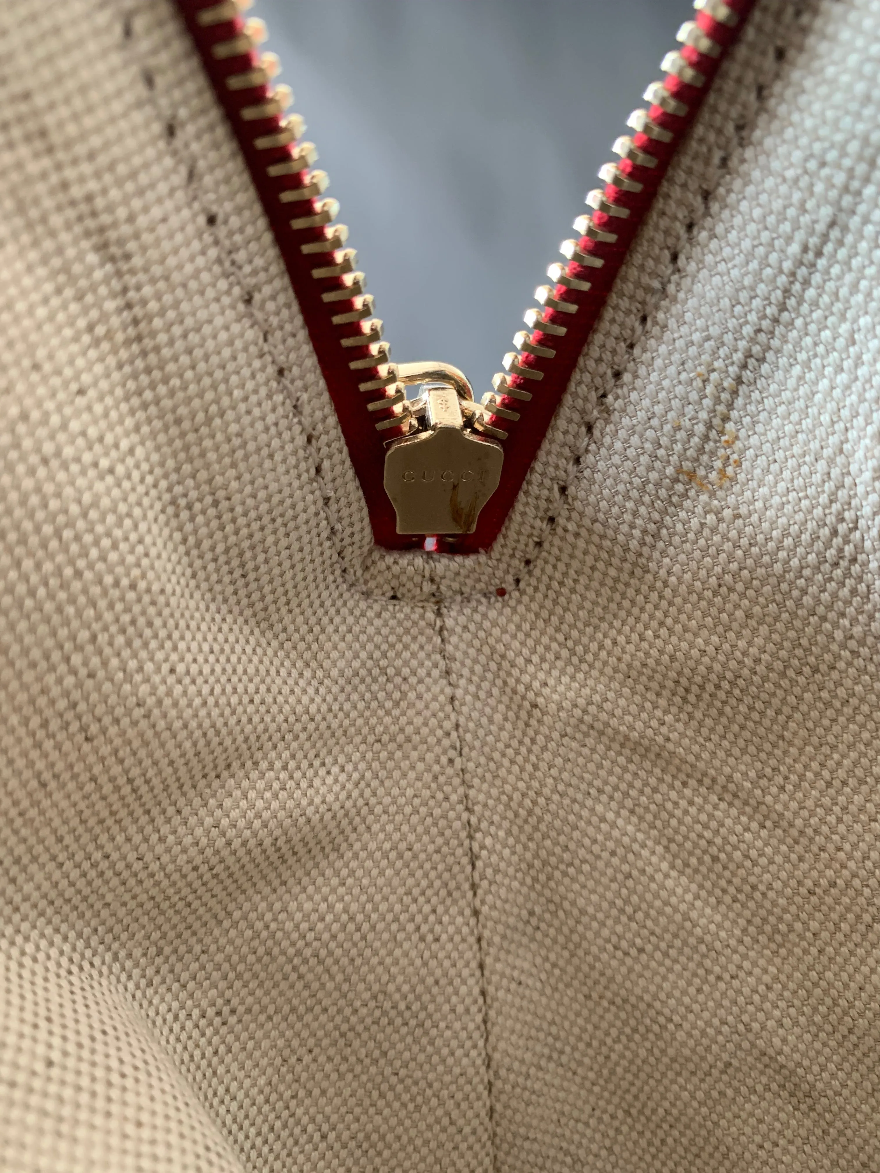 <b> GUCCI</b> <br>Nice Medium Patent Microguccissima  Dome Bag