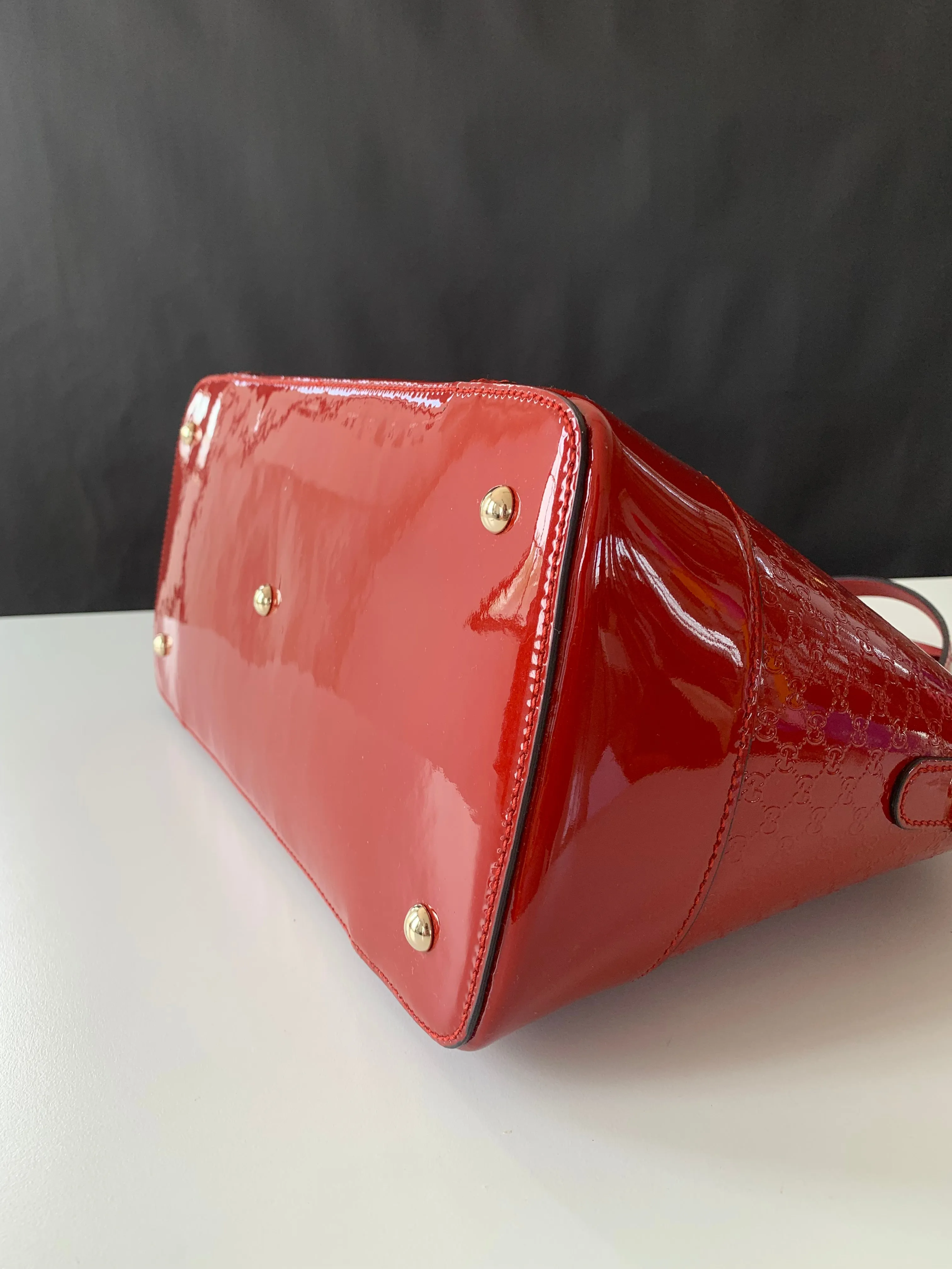 <b> GUCCI</b> <br>Nice Medium Patent Microguccissima  Dome Bag
