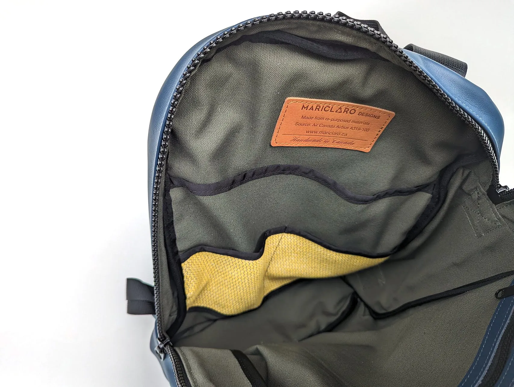 Satellite Backpack 15" - Airbus 319 / Life Jacket
