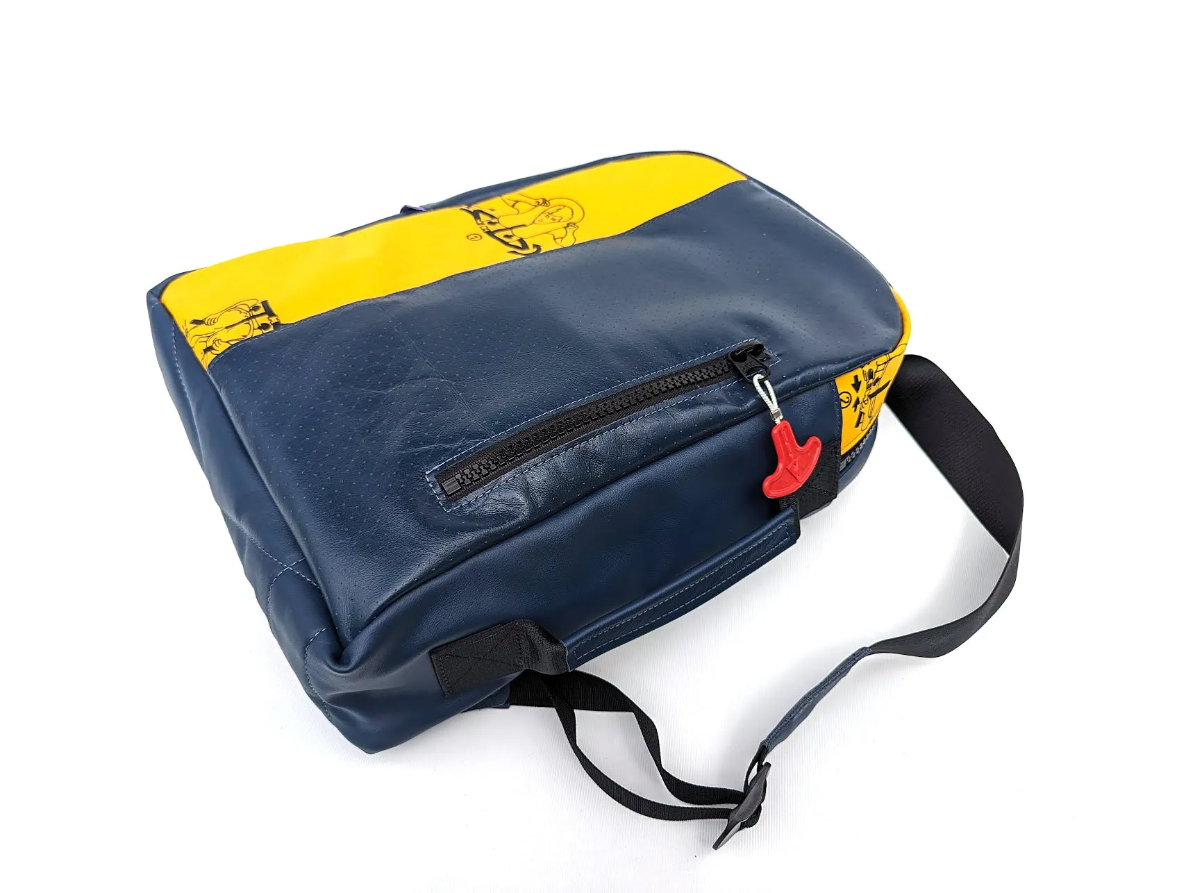 Satellite Backpack 15" - Airbus 319 / Life Jacket