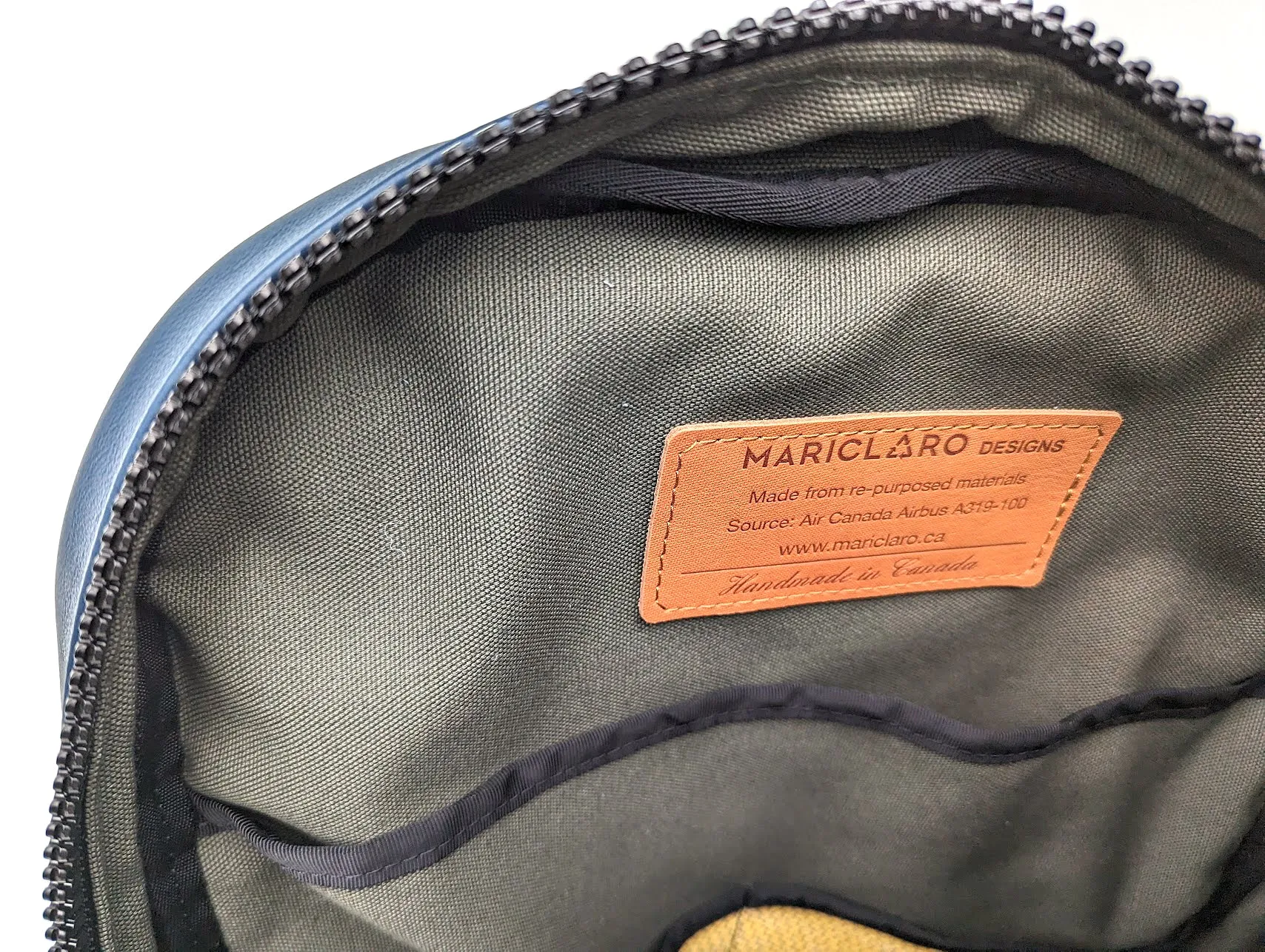 Satellite Backpack 15" - Airbus 319 / Life Jacket