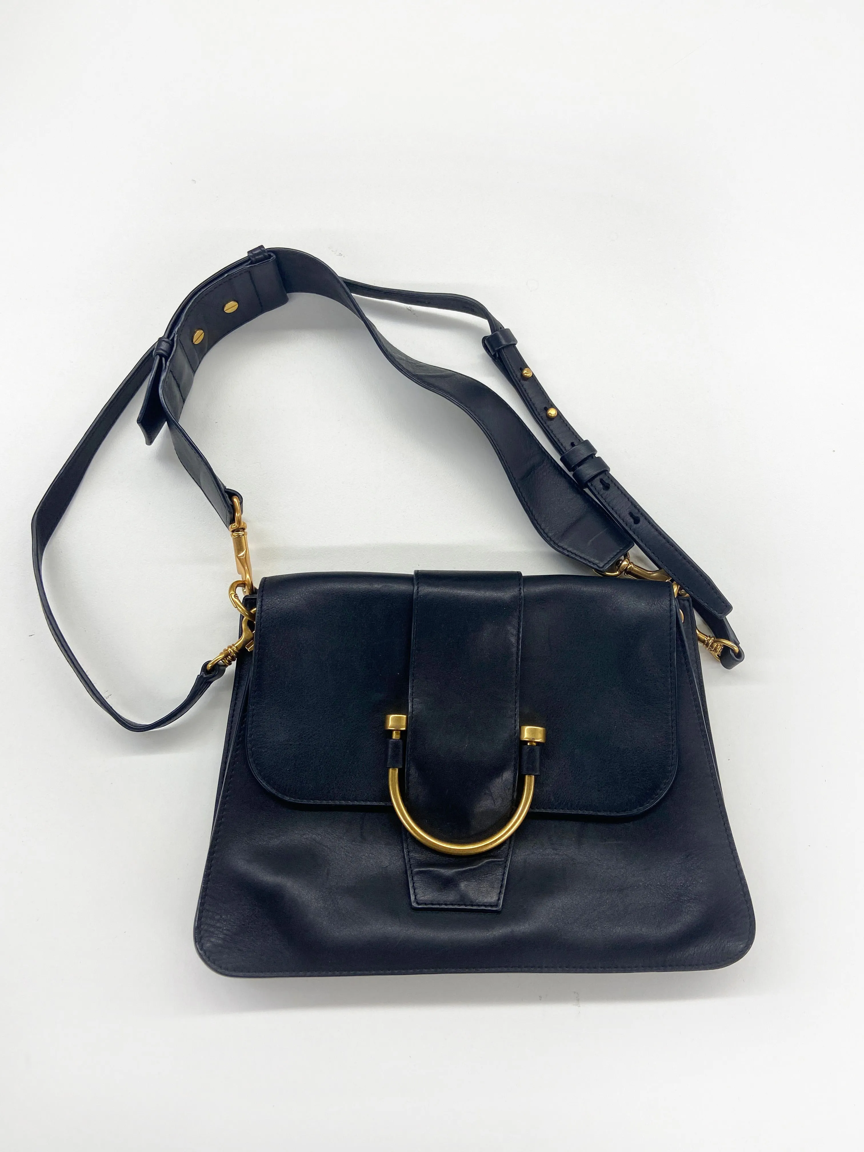 Solo Medium Satchel in Black