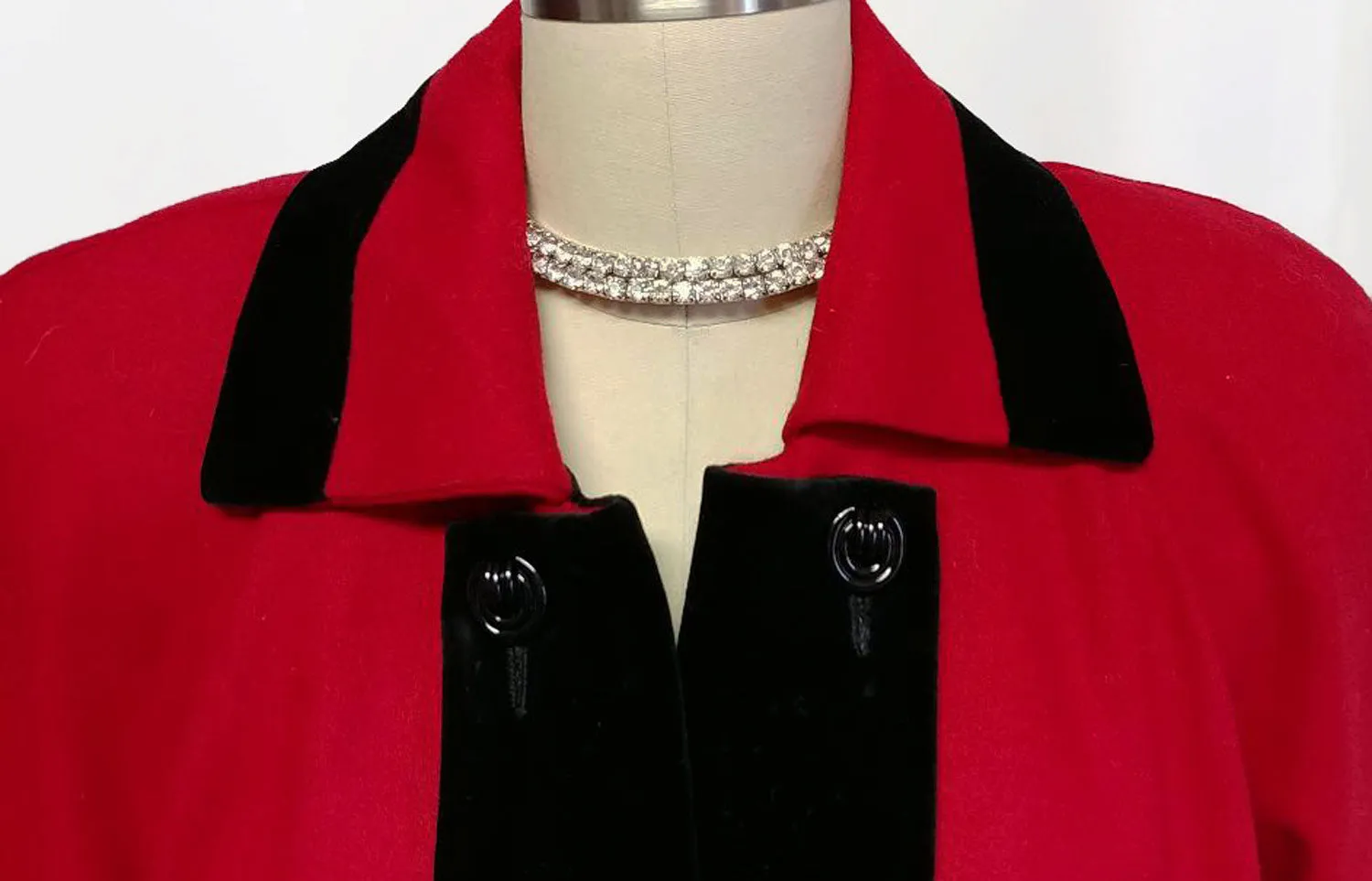 VINTAGE PORTRAIT RED WOOL & BLACK VELVETY SWING CLUTCH COAT MADE IN THE U.S.A.